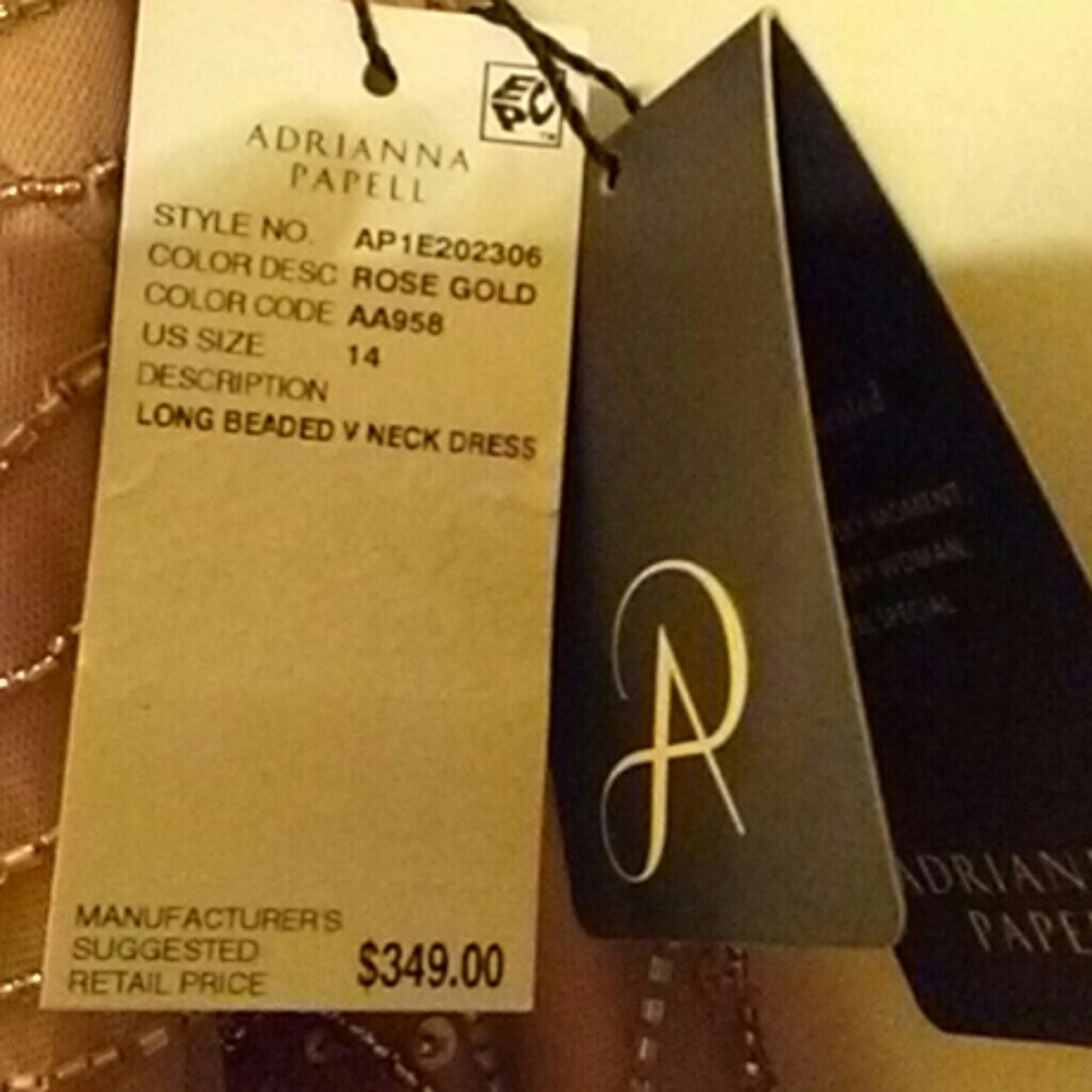 Women's dress - Picture 5 of 5